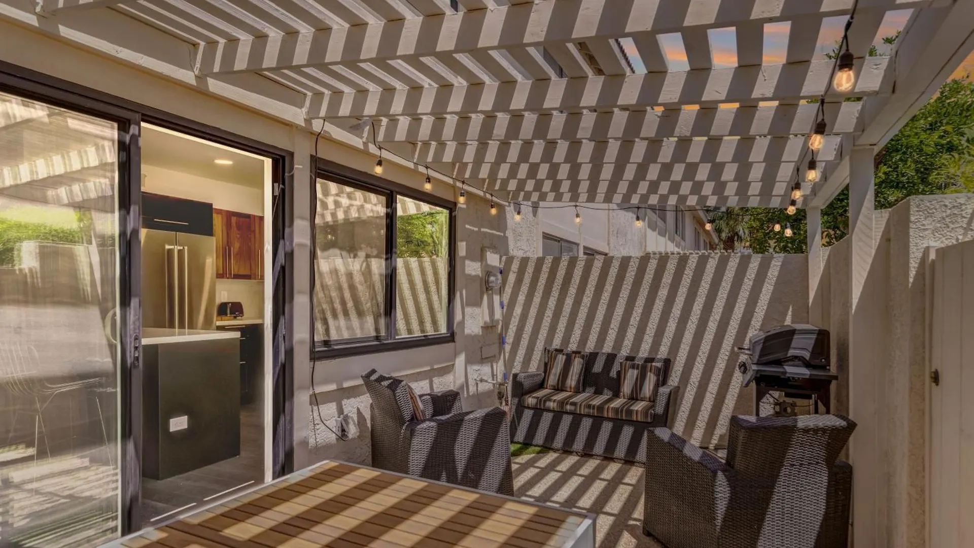 Вилла \\Golf And Couples Oasis// Midcentury W/6 Pools Hot Tub Палм-Спрингс Дом отдыха